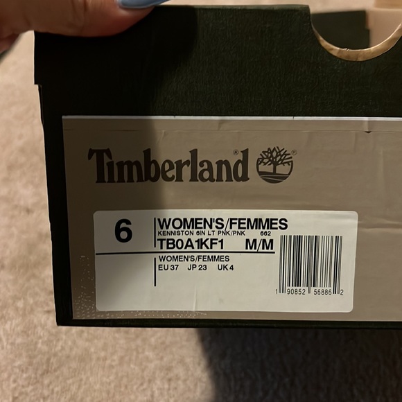 New in box baby pink timberland boots - Picture 2 of 6